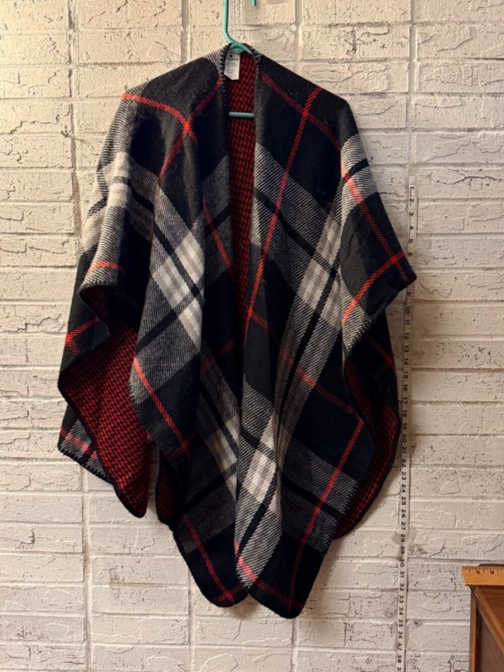 Woolrich Reversible Plaid Poncho Wrap One Size Plus Size Friendly Black Red Gray